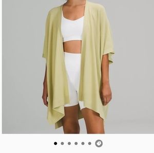 NWOT - LULULEMON Merino Wool Short Sleeve Wrap